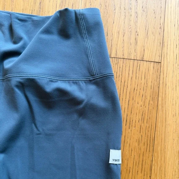 Vuori BlissBlend Leggings Lake Sz Small - Picture 8 of 8